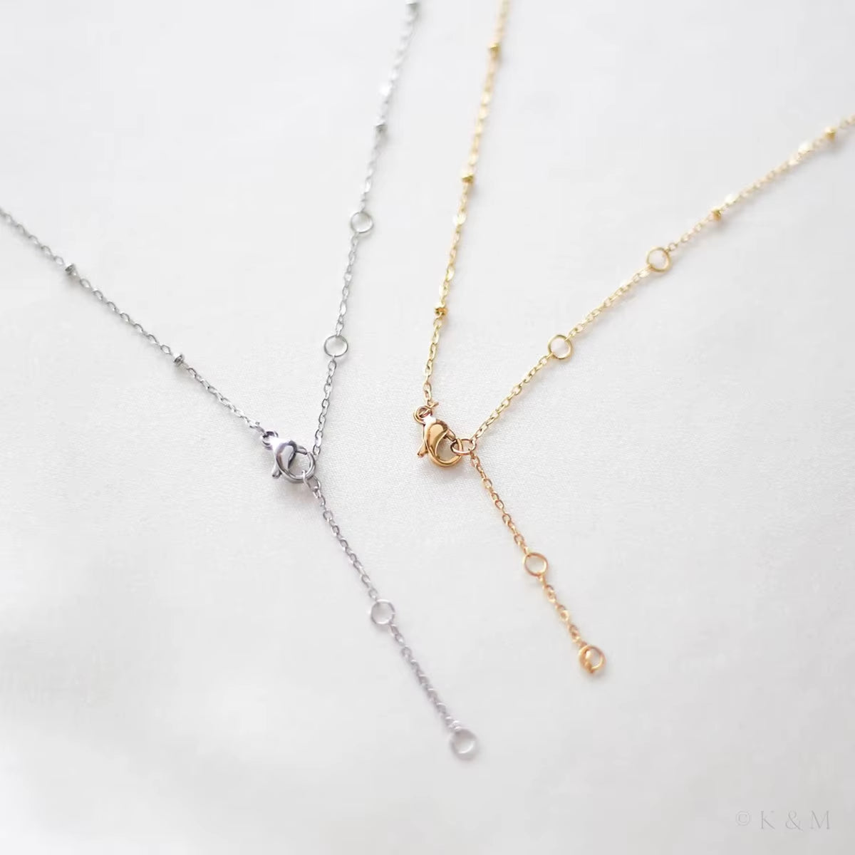 Silver Icon Cross Link Necklace – Retro Charm with Modern Edge