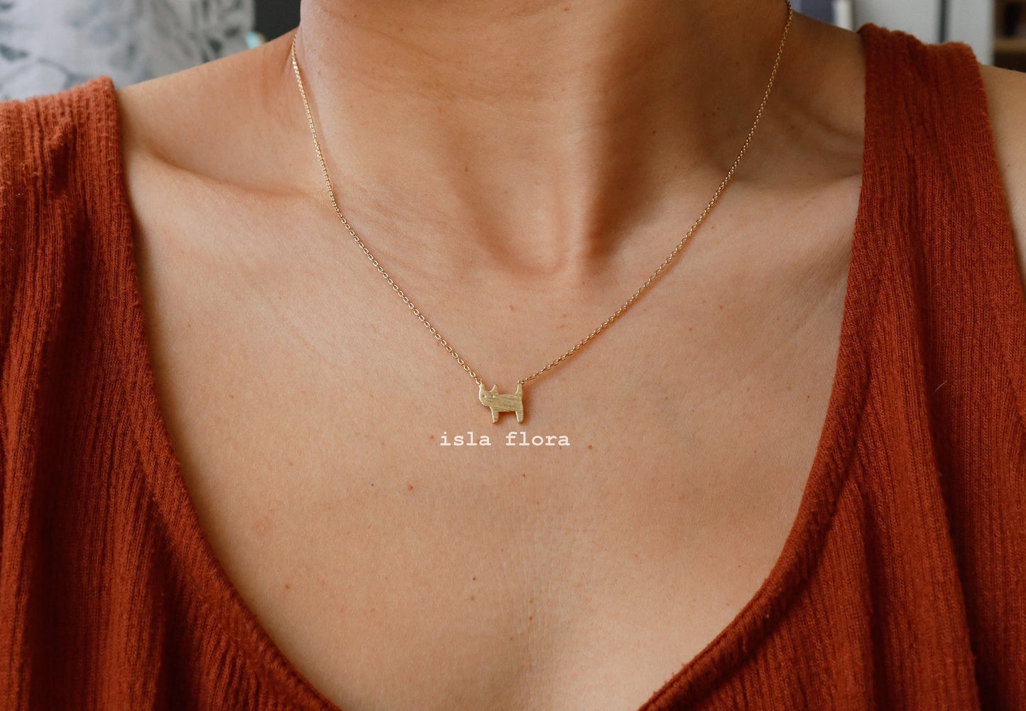 Whiskered Whisper Cat Necklace – a Minimalist Ode to Feline Grace